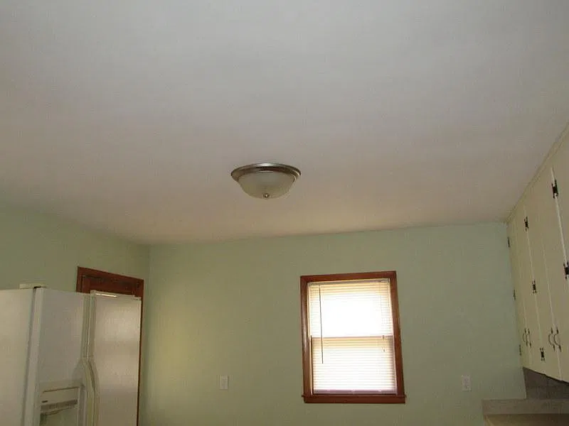 3 bed, 1214 sqft, $1,550 — Photo 2
