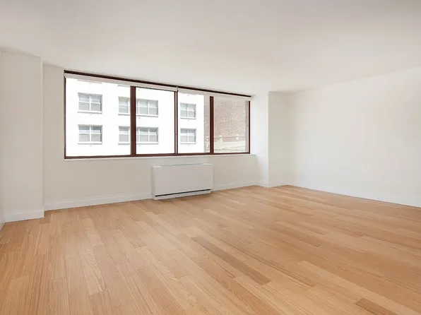 260 West 52nd Street image 4 of 10