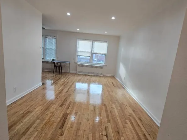 333 East 53rd Street image 1 of 17