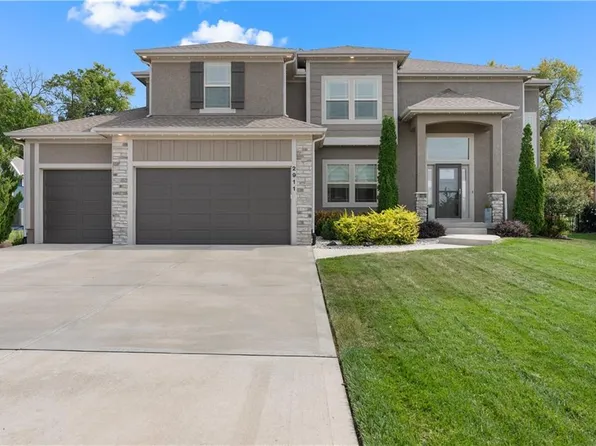 2911 SW Arthur Dr, Lees Summit, MO 64082