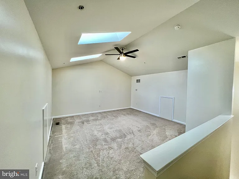 1329 Parish Ave — Photo 26