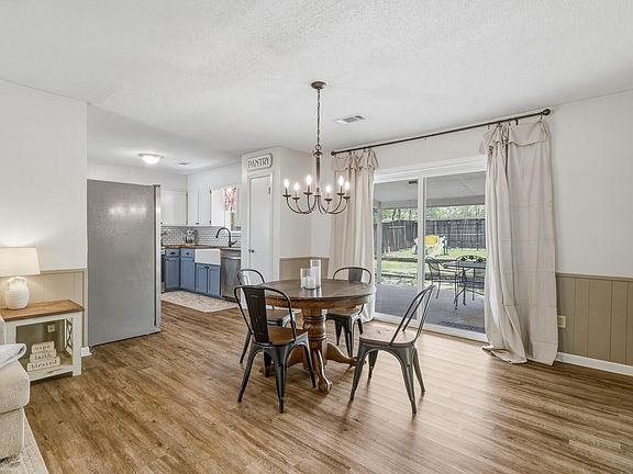 5th image of 118 Hardwood Dr