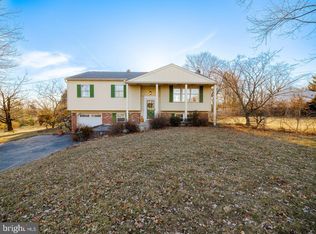 2800 Village Green Ln, Norristown, PA 19403