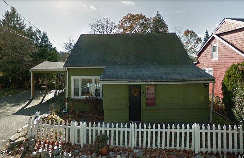 2nd image of 21 Bow St