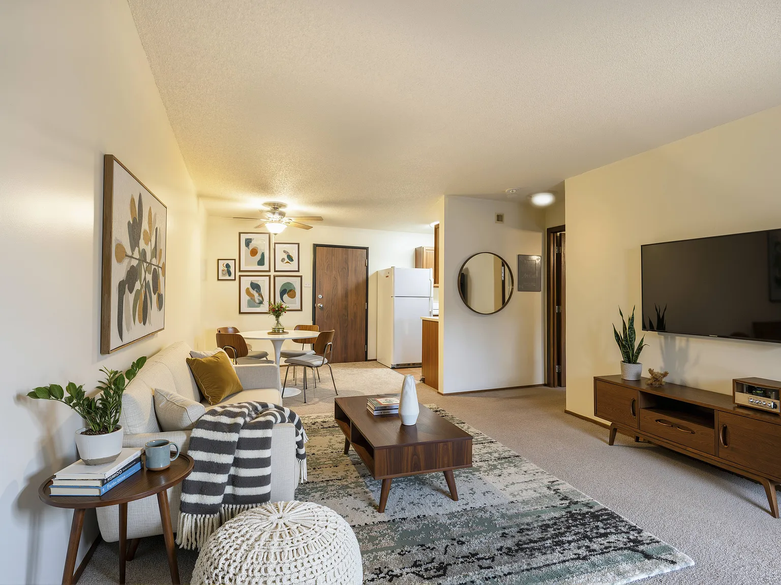 Spruce Pointe — Photo 1