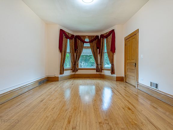 2nd image of 3821 N Whipple St #2