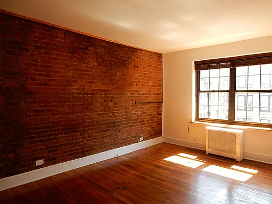 Rented by Aimee Grodanz, LREB | media 8