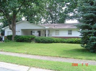 3806 Surrey Ln, South Bend, IN 46628