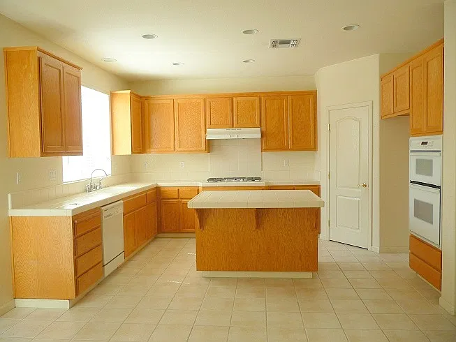 4 bed, 3198 sqft, $3,750 — Photo 4