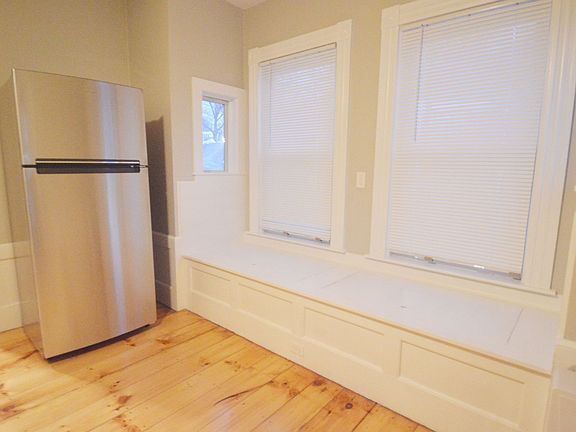 5th image of 487-493 Fairmount St Rear 493