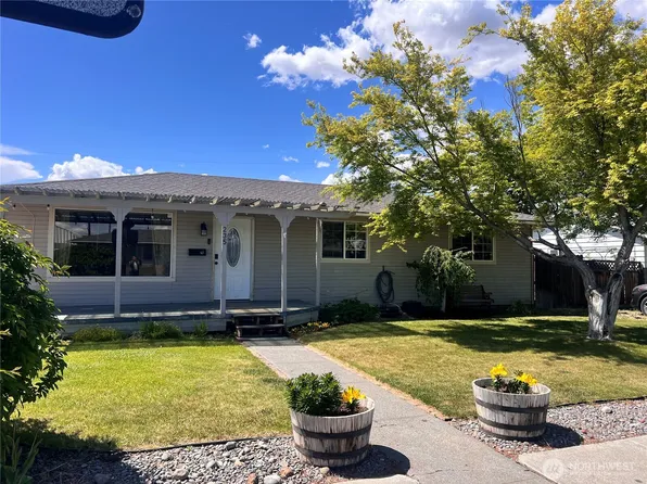 235 Ivy Street NE, Ephrata, WA 98823