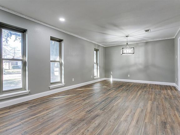 3rd image of 1529 Clear Point Dr