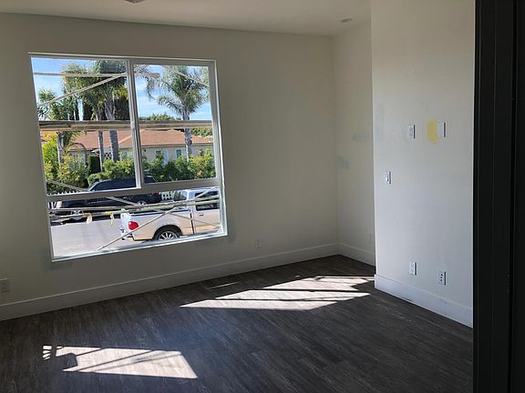 3rd image of 8387 Dunbarton Ave