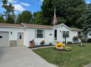 1889 Northwood Ln, Erie, PA