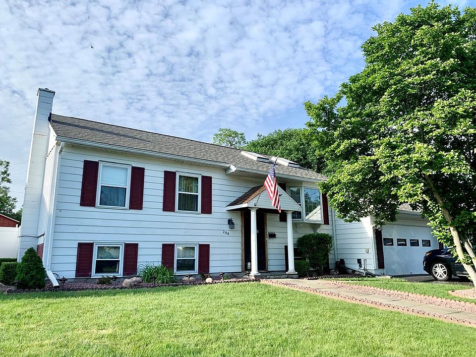 1st image of 208 Lee Ave