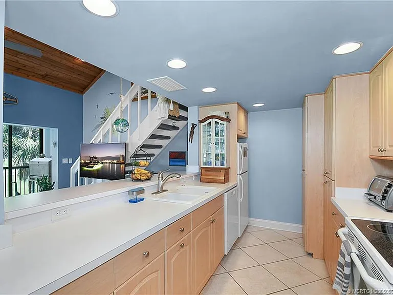 324 NE Golfview Cir #324 — Photo 19