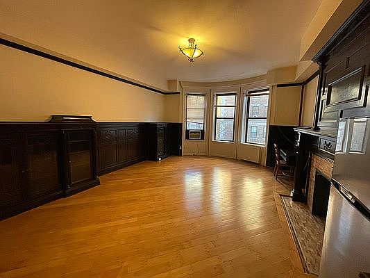 3rd image of 312 W 101st St APT 5