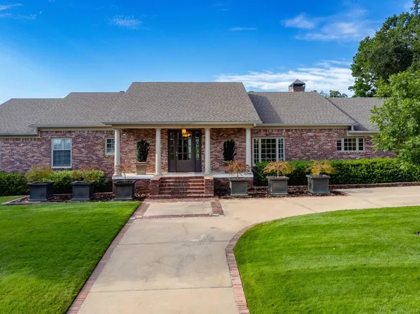 57 River Ridge Rd, Little Rock, AR 72227
