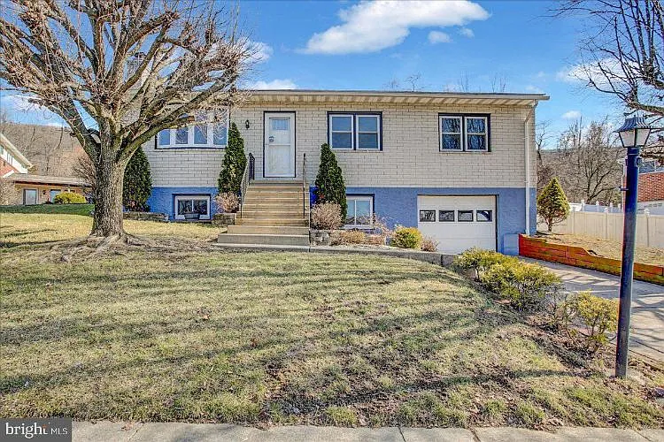 2321 Alsace Rd photo 1
