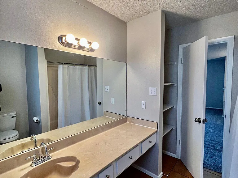 1076 Linde St — Photo 15