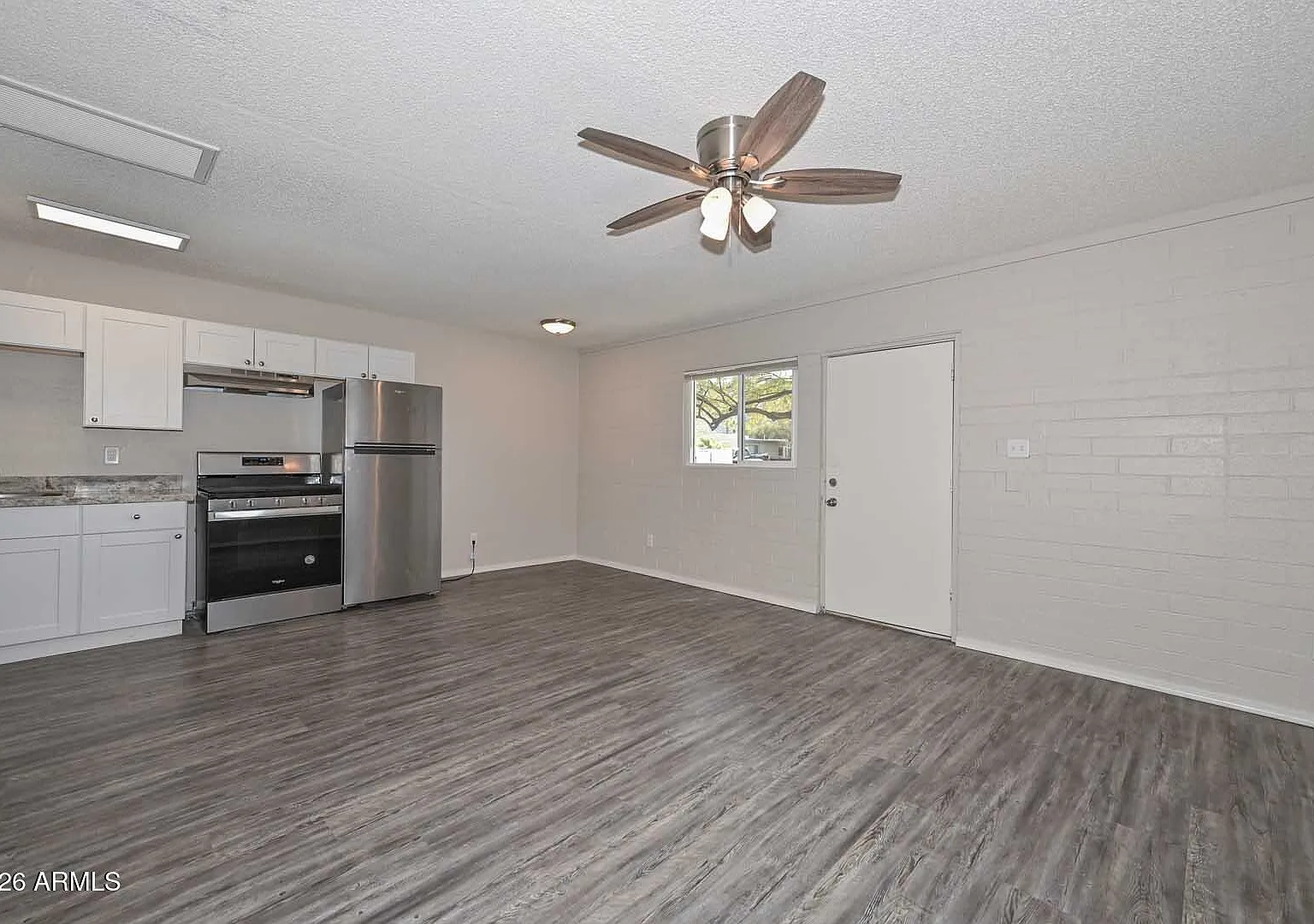 1 bed, 1.0 bath, 633 sqft, $950 — Photo 2