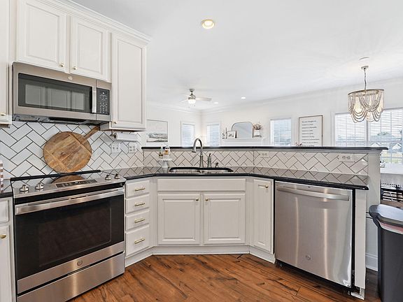 4th image of 2050 Rosebriar Ln