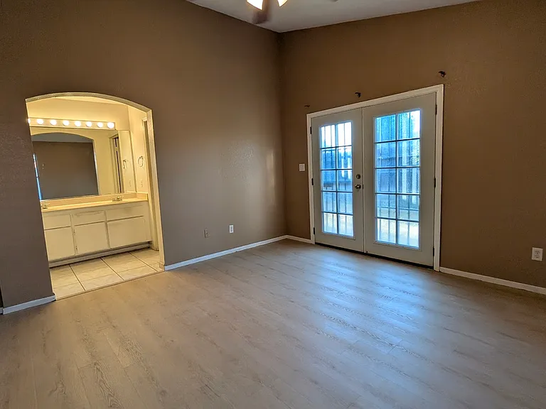 705 Marin Ave — Photo 14