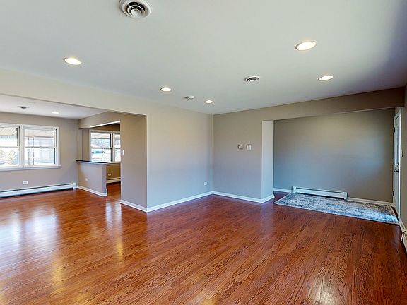 2nd image of 16934 Woodlawn East Ave