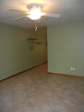3rd image of 627 NE 11th Ave