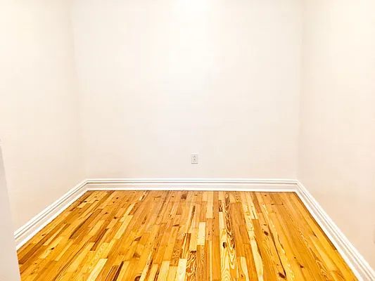 Rented by Showcase Realty | media 11