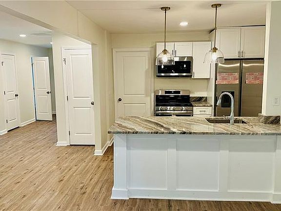 4th image of 3428 Chapel Park Dr