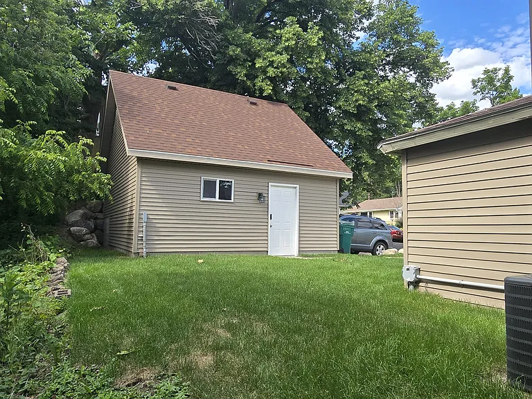 683 Maryland Ave W — Photo 54