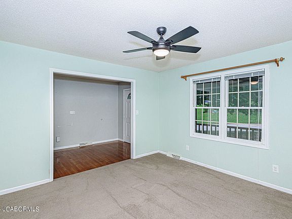 5th image of 2100 Julie Ln