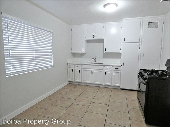 5th image of 628 E 53rd St APT H
