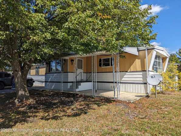 11 Bluebird Lane, Whiting, NJ 08759