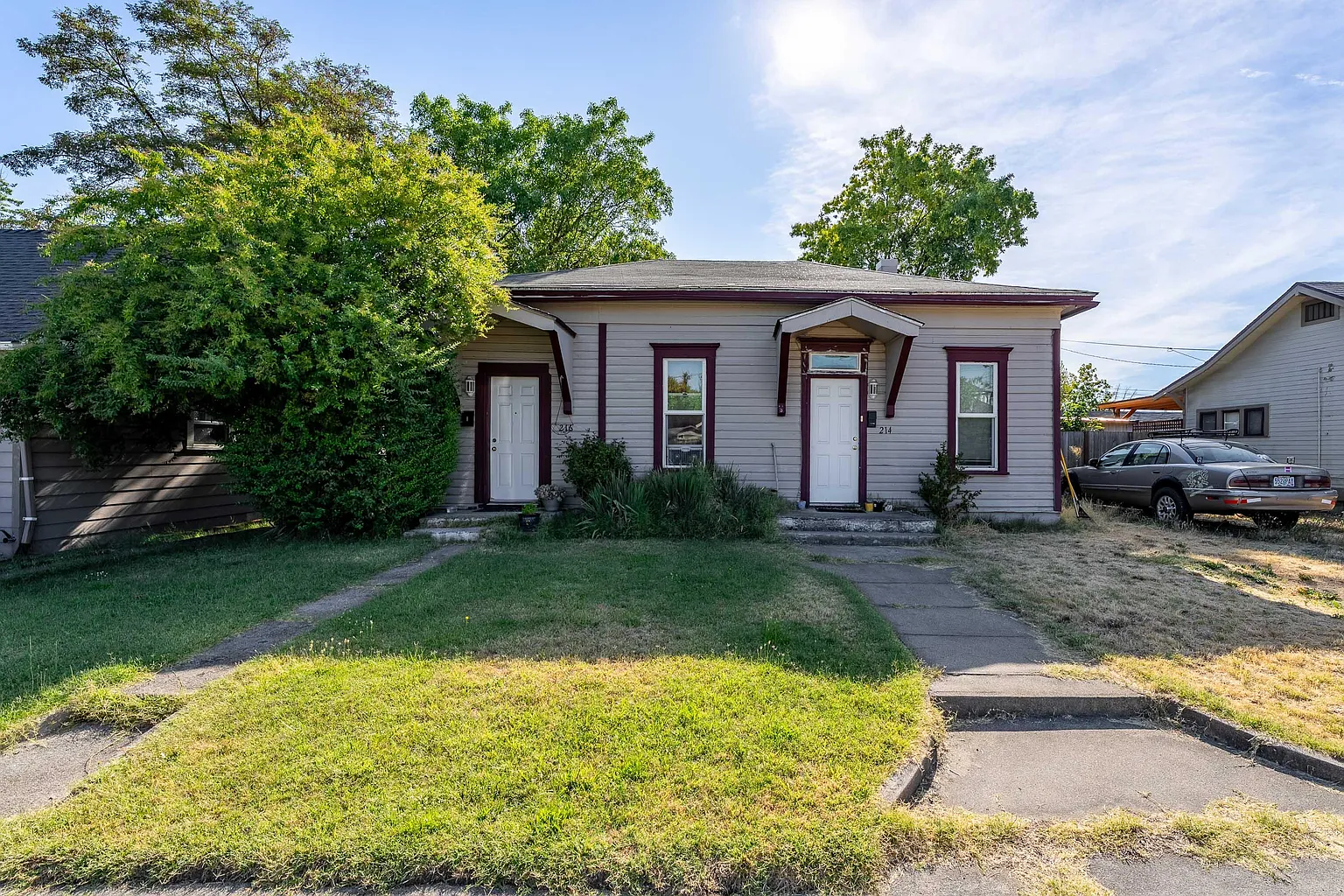 214 N Peach St photo 1