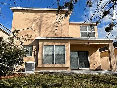 4 bed, 2.5 bath, 2213 sqft, $2,600 — Photo 3