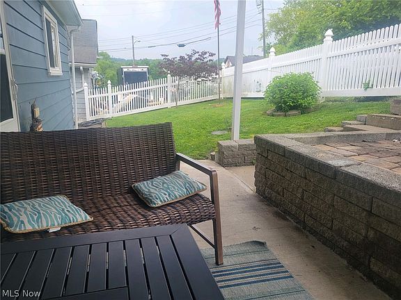 3rd image of 202 Jacquette St