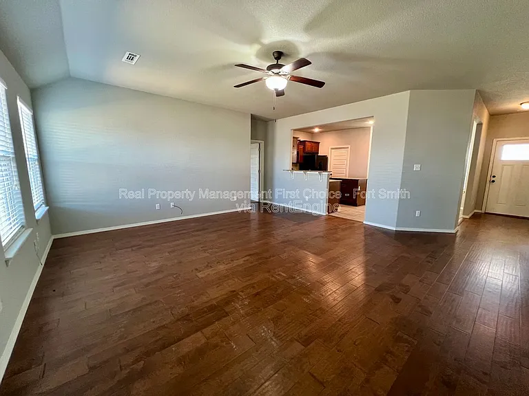 423 Ridge Point Dr — Photo 11