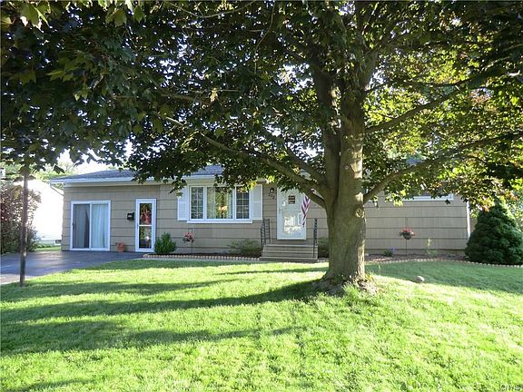 2nd image of 202 Ontario Pl