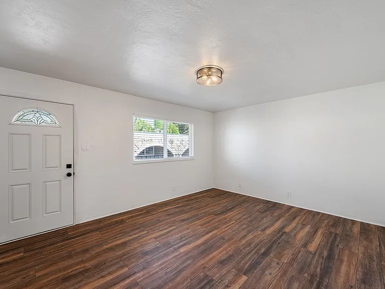 8 Whitmore Place #1 - 2 bedroom | 1 bathroom | Lower unit — Photo 8