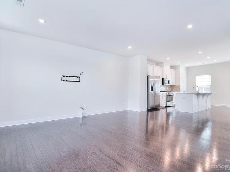1810 Shumard Ln — Photo 19