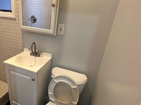 5th image of 1409 New York Ave APT 1F
