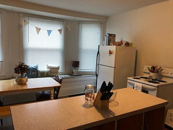 Bay window, kitchen