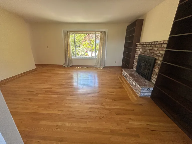 116 McMillan Dr — Photo 4