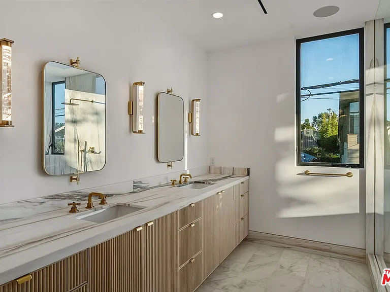 738 Palms Blvd — Photo 31