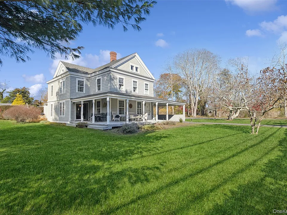 718 Montauk Hwy