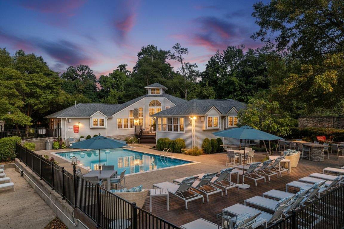 The Retreat at Stillmeadow Apartments in Cincinnati, Ohio