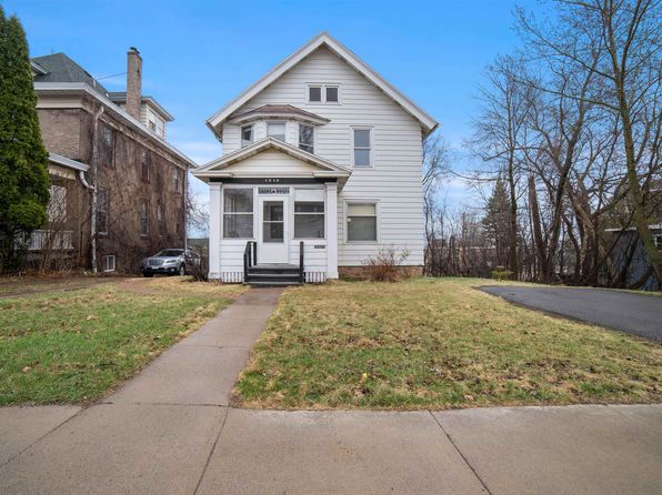1818 E 4th St, Duluth, MN 55812
