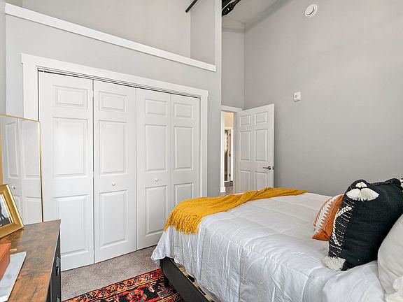 4th image of 905 Bingham St APT 105